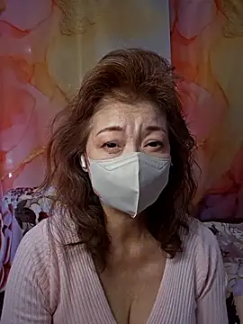 Snapshot of URAN429 chatting on 02-16-26, 02:43 URAN429 online show from 02-16-26, 02:43