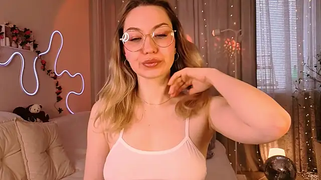 lusciousslily online show from 04-10-26, 04:41