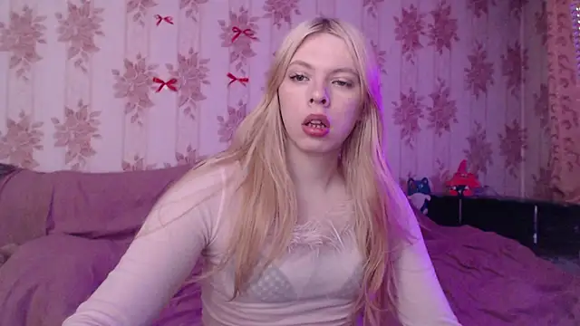 Snapshot of Cutie_Bambi chatting on 02-21-26, 11:01 Cutie Bambi online show from 02-21-26, 11:01