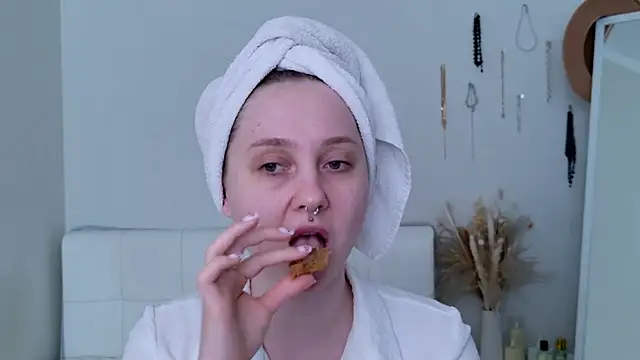 CandiceKingzzz online show from 03-18-26, 12:19