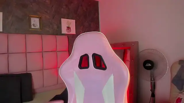 Snapshot of jay_kross1 chatting on 02-22-26, 08:21 jay kross1 online show from 02-22-26, 08:21