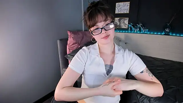 Maykinkya online show from 03-26-26, 02:04