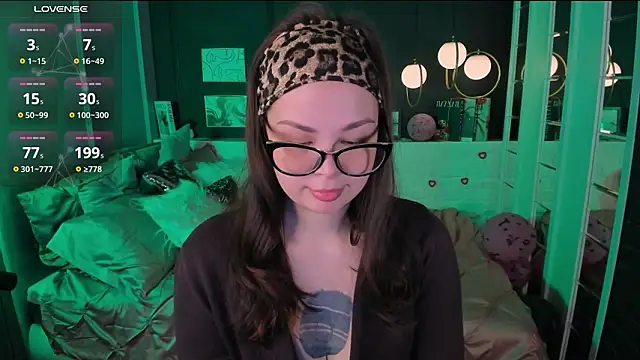 Snapshot of Maykinkya chatting on 02-23-26, 02:28 Maykinkya online show from 02-23-26, 02:28