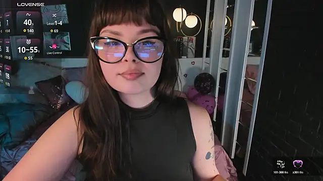 Snapshot of Maykinkya chatting on 02-15-26, 09:03 Maykinkya online show from 02-15-26, 09:03