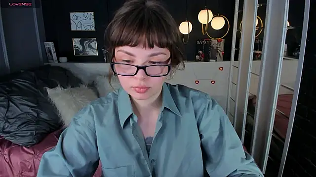 Snapshot of Maykinkya chatting on 02-26-26, 02:17 Maykinkya online show from 02-26-26, 02:17