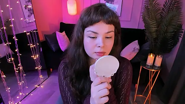 Snapshot of Maykinkya chatting on 02-03-26, 02:44 Maykinkya online show from 02-03-26, 02:44