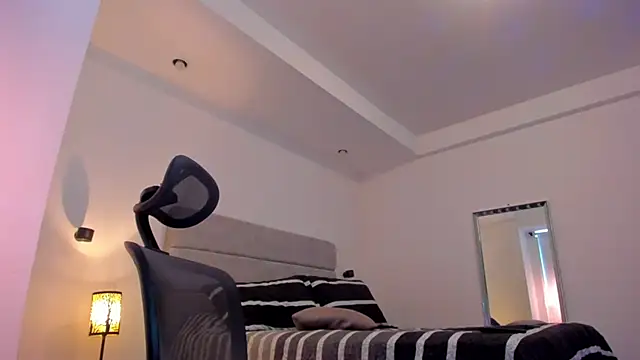 Snapshot of chris_morgan7 chatting on 06-12-26, 05:43 chris morgan7 online show from 06-12-26, 05:43