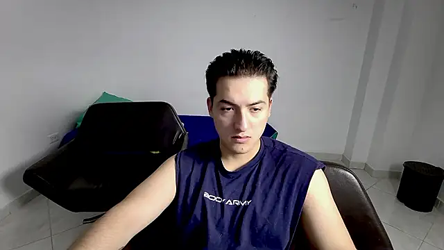 Snapshot of RoseSinsDonViktor chatting on 02-12-26, 10:15 RoseSinsDonViktor online show from 02-12-26, 10:15