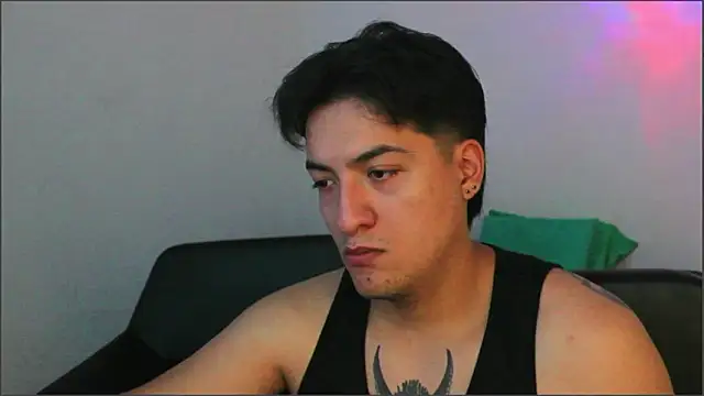 Snapshot of RoseSinsDonViktor chatting on 02-22-26, 01:13 RoseSinsDonViktor online show from 02-22-26, 01:13