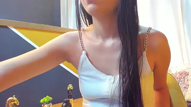 Vaiolletcooper online show from 03-24-26, 02:39