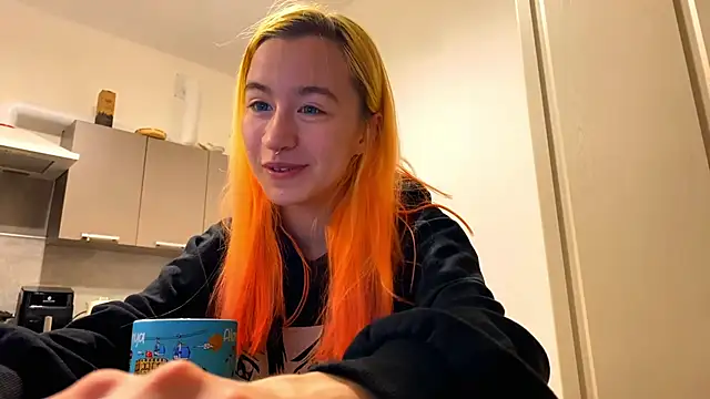 Snapshot of EmilyHein chatting on 02-27-26, 06:19 EmilyHein online show from 02-27-26, 06:19