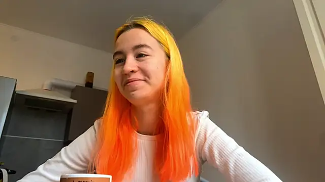 Snapshot of EmilyHein chatting on 02-04-26, 07:03 EmilyHein online show from 02-04-26, 07:03