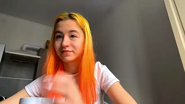 Snapshot of EmilyHein chatting on 02-05-26, 07:04 EmilyHein online show from 02-05-26, 07:04