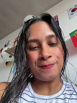 Snapshot of LunaHeat chatting on 06-29-26, 05:12 LunaHeat online show from 06-29-26, 05:12