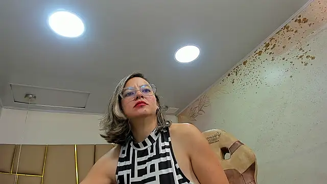 Snapshot of ArianaSommers chatting on 02-22-26, 11:45 ArianaSommers online show from 02-22-26, 11:45