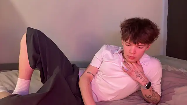 Snapshot of Kevin_bucks chatting on 02-14-26, 12:49 Kevin bucks online show from 02-14-26, 12:49