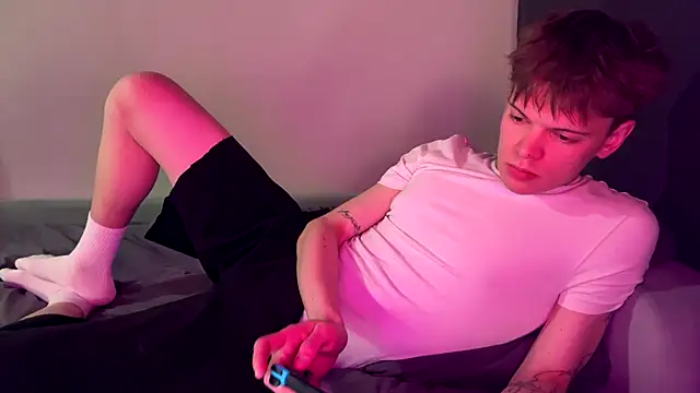 Snapshot of Kevin_bucks chatting on 03-03-26, 02:35 Kevin bucks online show from 03-03-26, 02:35