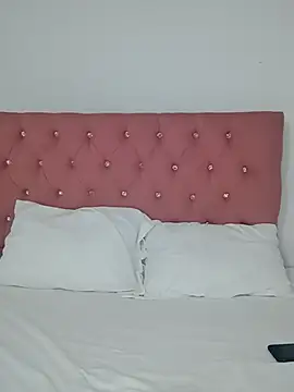 Snapshot of Maria_x_Alejandra chatting on 02-16-26, 05:11 Maria x Alejandra online show from 02-16-26, 05:11