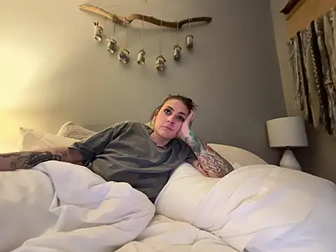 Snapshot of Sexysanka chatting on 02-21-26, 06:15 Sexysanka online show from 02-21-26, 06:15