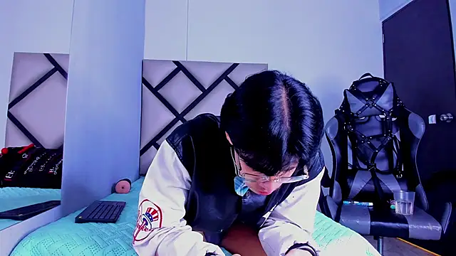 Bennet-Gray online show from 02-17-26, 05:16