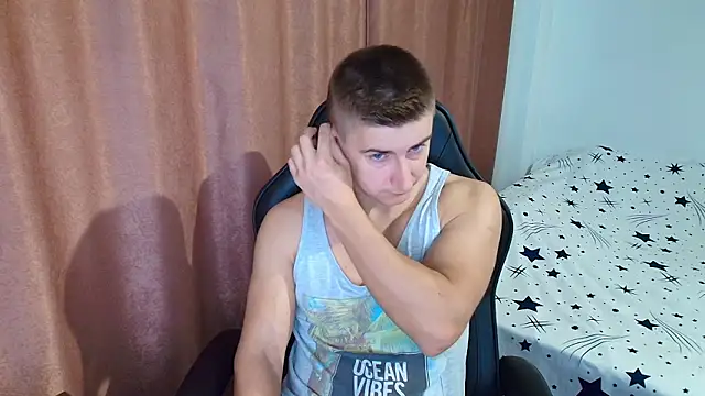 Snapshot of TodMusclePower9 chatting on 02-05-26, 04:52 TodMusclePower9 online show from 02-05-26, 04:52