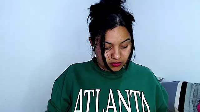 Snapshot of emily-rousee- chatting on 02-27-26, 02:45 emily-rousee- online show from 02-27-26, 02:45