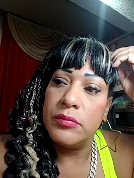 Snapshot of SabrinaColin chatting on 02-03-26, 01:16 SabrinaColin online show from 02-03-26, 01:16