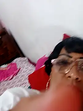 Snapshot of SabrinaColin chatting on 02-19-26, 01:30 SabrinaColin online show from 02-19-26, 01:30