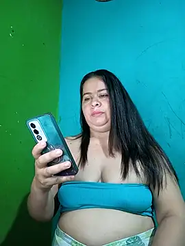 Snapshot of Diana_006 chatting on 02-25-26, 01:11 Diana 006 online show from 02-25-26, 01:11