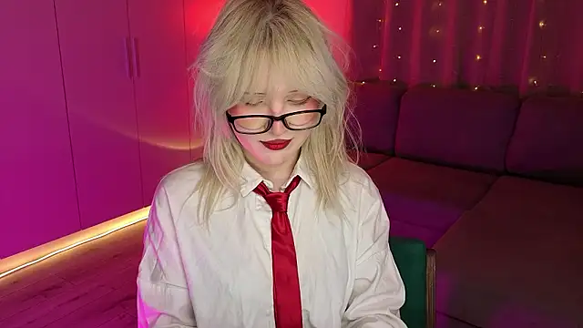 Snapshot of Mary_Piersen chatting on 02-24-26, 11:05 Mary Piersen online show from 02-24-26, 11:05