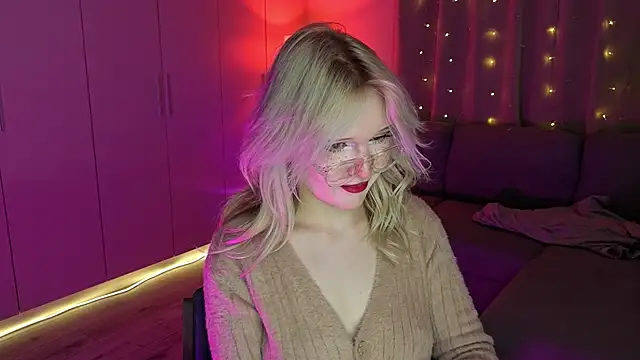 Snapshot of Mary_Piersen chatting on 02-20-26, 06:26 Mary Piersen online show from 02-20-26, 06:26