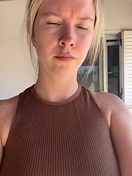 Ellie-rosee online show from 06-26-26, 06:41