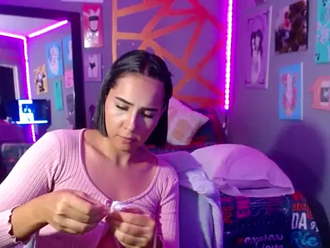 Evelyn lovers  online show from 04-17-26, 01:30