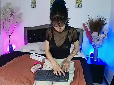 HannahBlue  online show from 02-14-26, 12:27