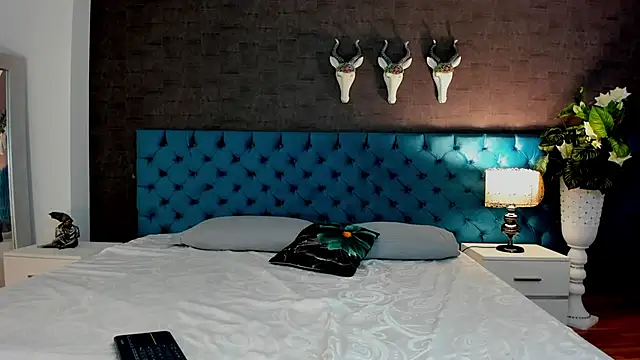 Snapshot of LunnaMoretti chatting on 04-05-26, 02:13 LunnaMoretti online show from 04-05-26, 02:13