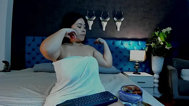 Snapshot of LunnaMoretti chatting on 04-01-26, 11:33 LunnaMoretti online show from 04-01-26, 11:33