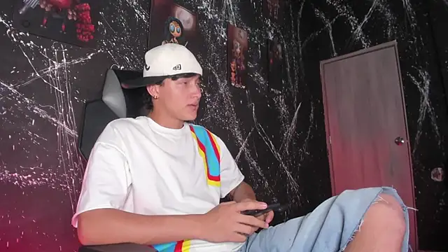 SalvatoreBenford online show from 02-11-26, 08:09