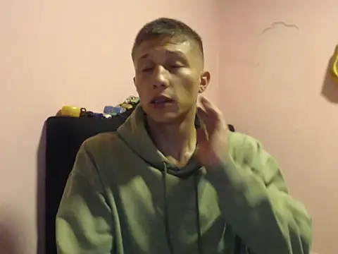 Snapshot of Cronos_Hot_8 chatting on 02-24-26, 12:28 Cronos Hot 8 online show from 02-24-26, 12:28