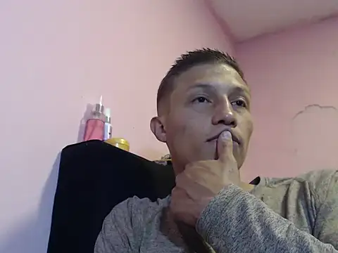 Snapshot of Cronos_Hot_8 chatting on 02-26-26, 02:50 Cronos Hot 8 online show from 02-26-26, 02:50