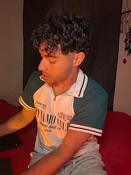 Snapshot of its_alejandro27 chatting on 02-19-26, 01:13 its alejandro27 online show from 02-19-26, 01:13