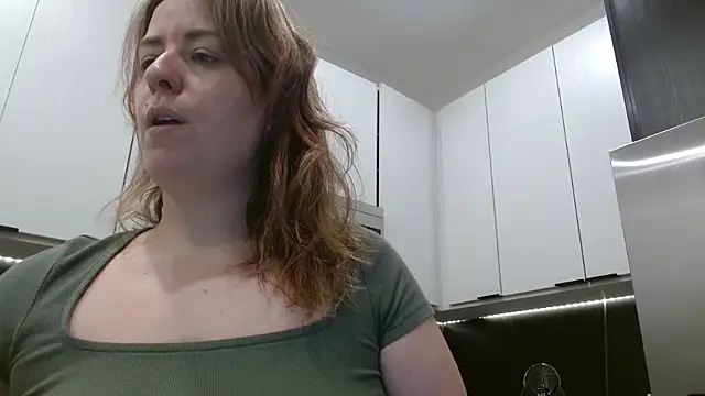 HazelSkyesChat online show from 05-03-26, 06:33