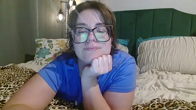 HazelSkyesChat online show from 04-01-26, 11:45