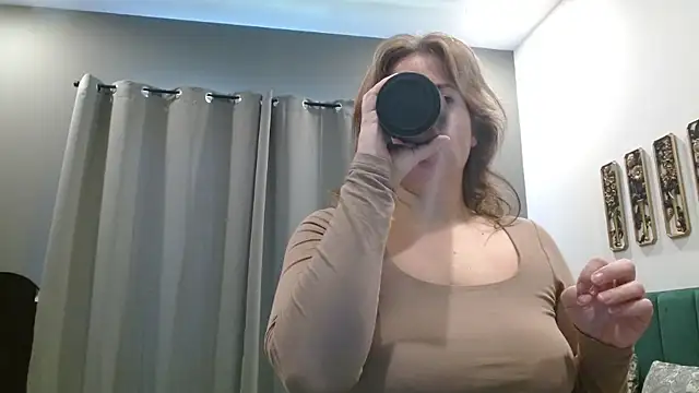 HazelSkyesChat online show from 05-28-26, 02:23
