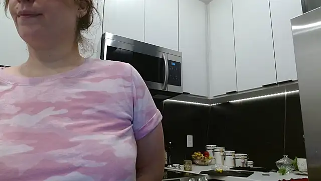 HazelSkyesChat online show from 05-19-26, 06:37