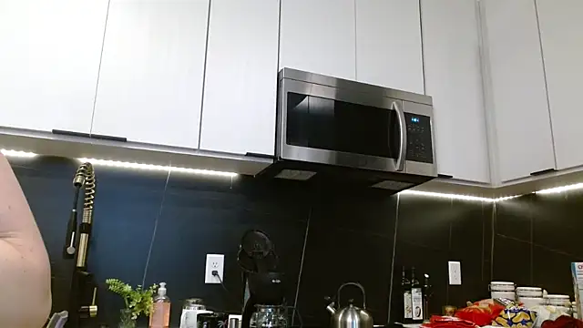 HazelSkyesChat online show from 02-19-26, 05:32