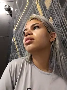 Snapshot of AlanaHouston chatting on 02-26-26, 12:16 AlanaHouston online show from 02-26-26, 12:16