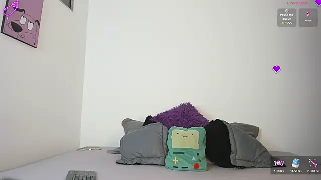 Snapshot of Cherry_violeta chatting on 02-19-26, 01:52 Cherry violeta online show from 02-19-26, 01:52