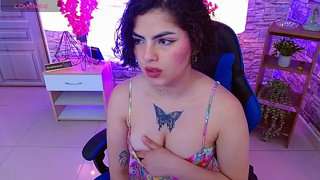 Snapshot of butterflyx39 chatting on 02-03-26, 11:04 butterflyx39 online show from 02-03-26, 11:04