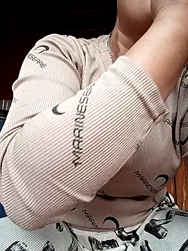 Snapshot of Mayly_Sweet chatting on 02-07-26, 12:51 Mayly Sweet online show from 02-07-26, 12:51