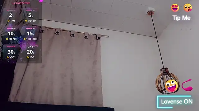 Snapshot of Karol_Vanessa__ chatting on 02-17-26, 03:26 Karol Vanessa online show from 02-17-26, 03:26